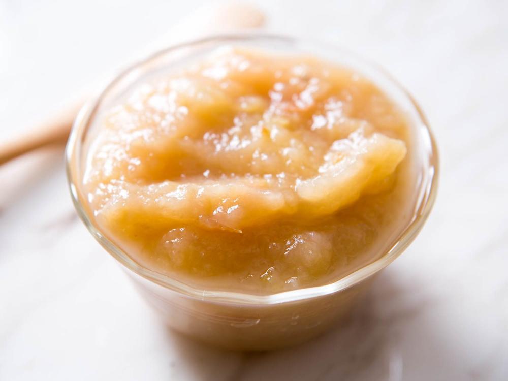 Is applesauce the secret to being the best baker in the family?